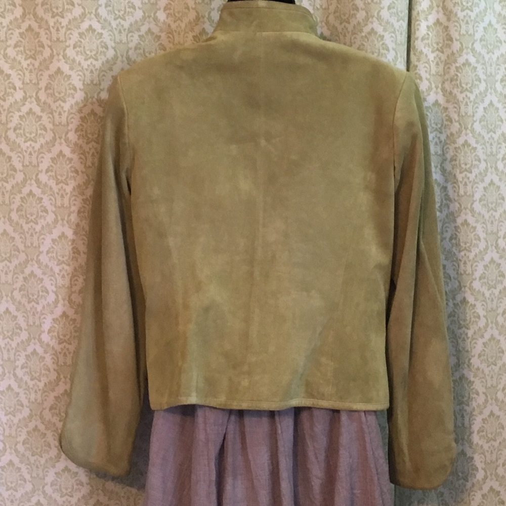 ✨HOST PICK✨ Petite Sophisticate green suede jacket - Picture 5 of 12